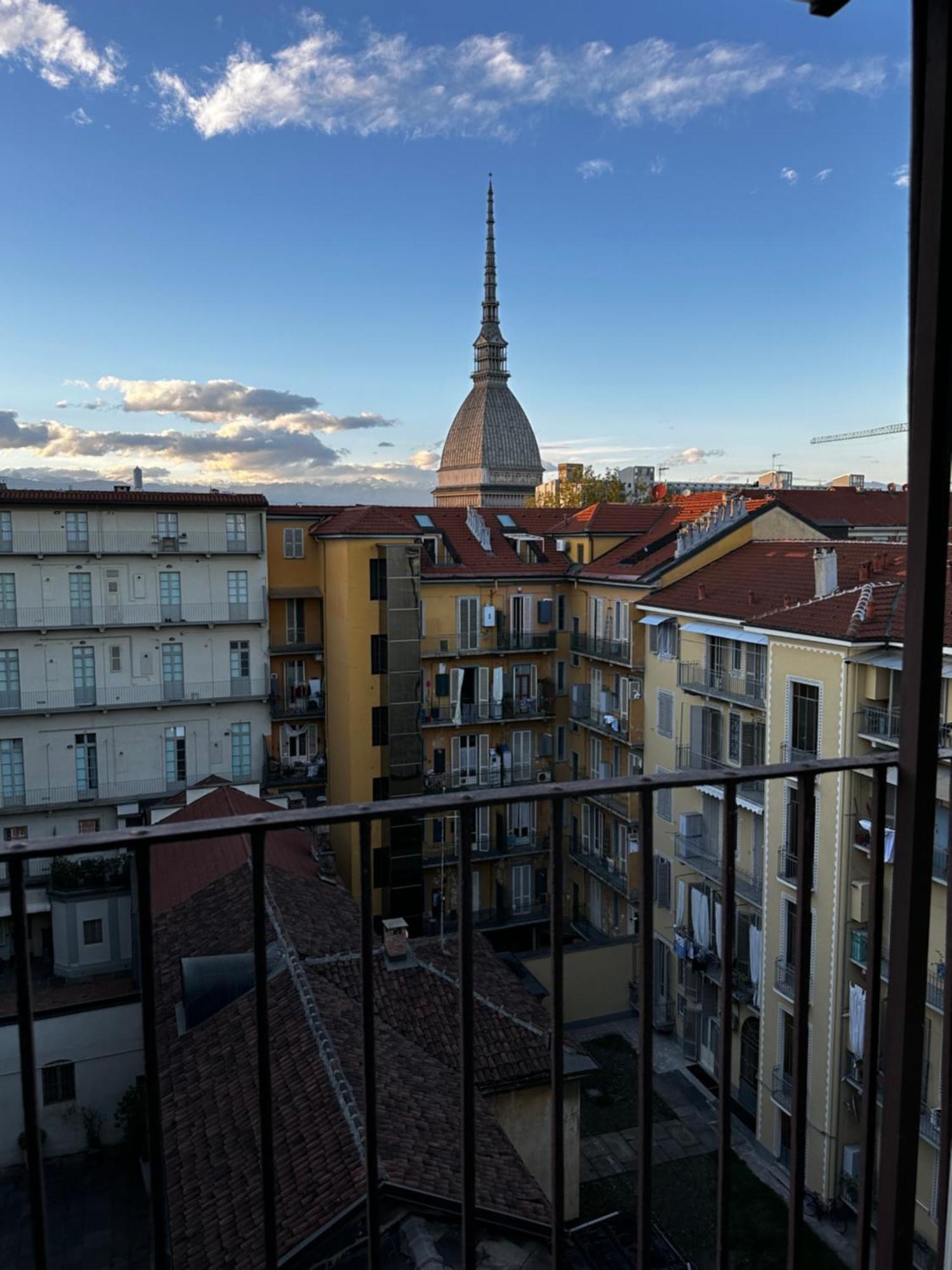 Apartamento Le Finestre Sulla Mole Turín Exterior foto